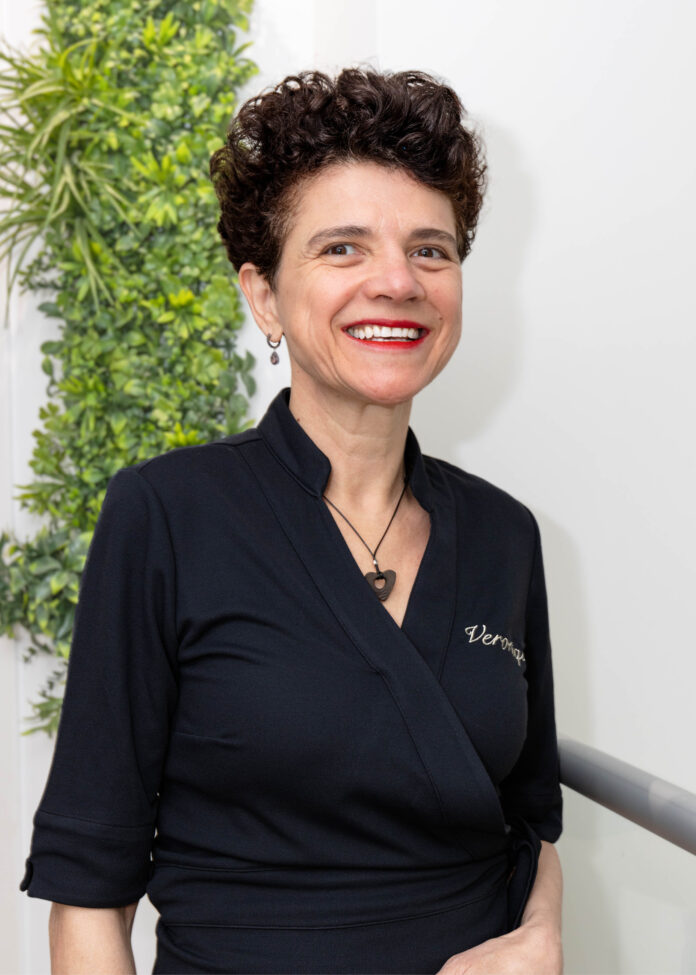 PHOTO-SITE-WEB-LIVRATI-ELBAZ_ASSIST6 VÉRONIQUE_DR_LIVRATI-ELBAZ